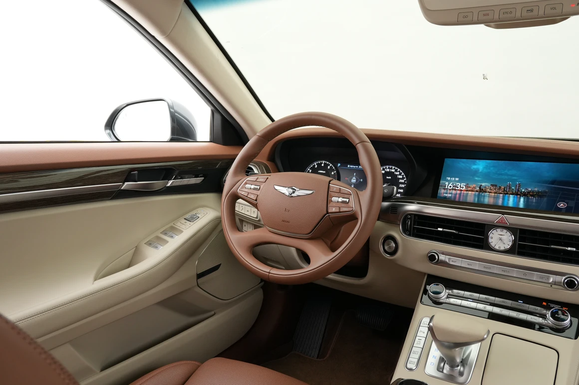 Genesis G90 - Фото 18