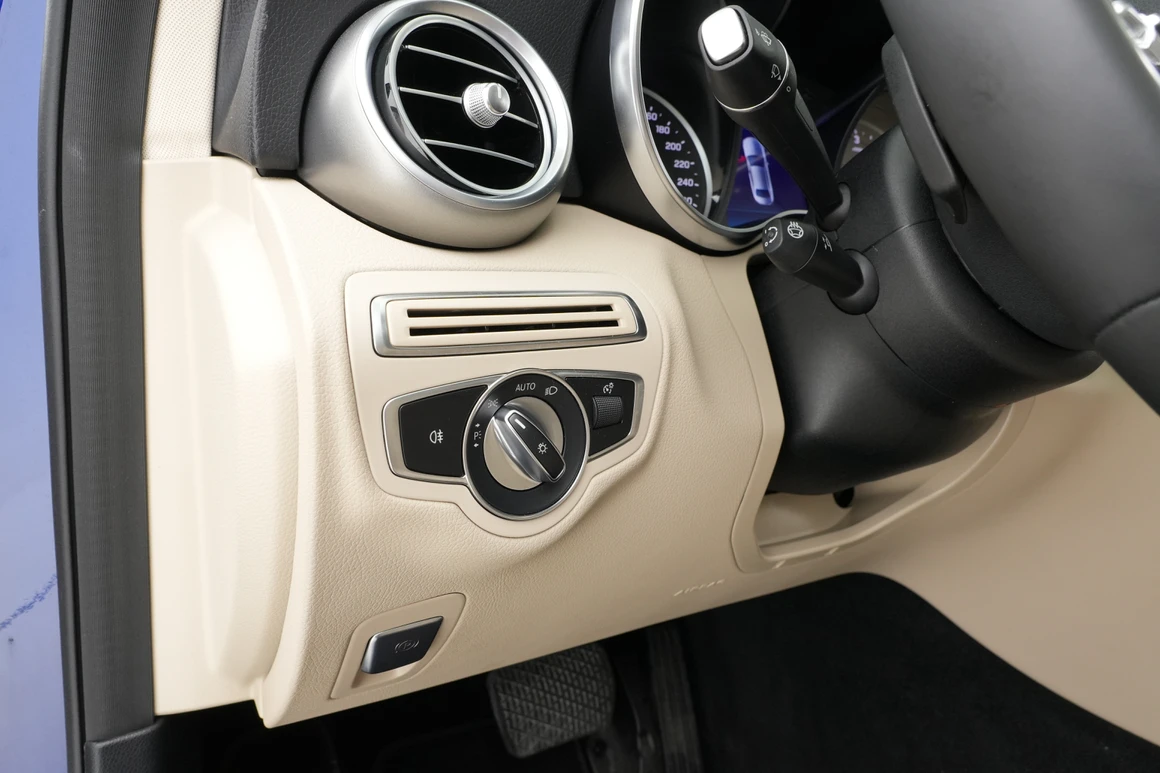 Mercedes-Benz C-Class - Фото 25