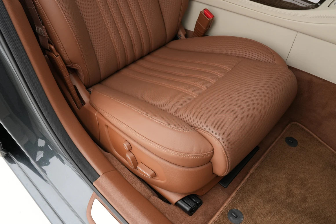 Genesis G90 - Фото 29