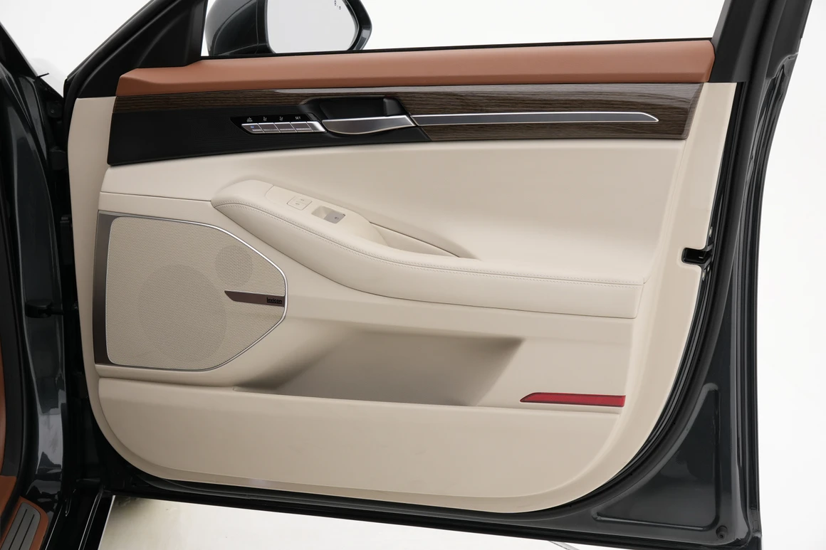 Genesis G90 - Фото 23