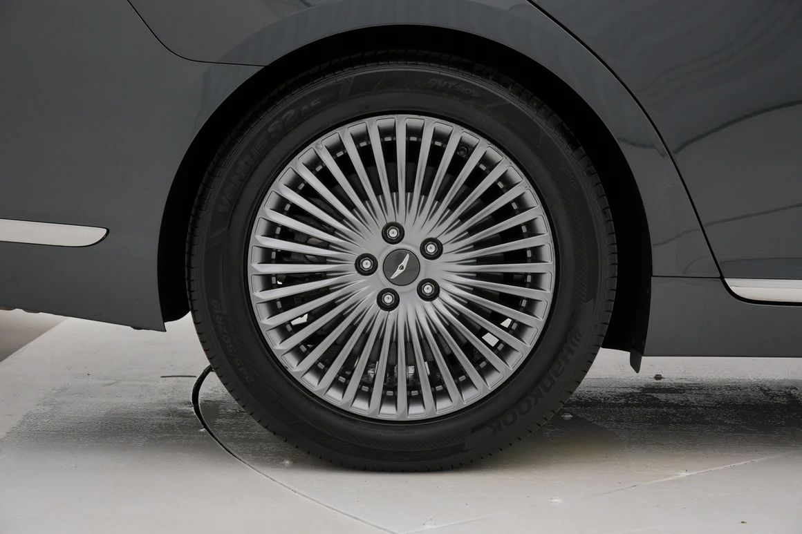 Genesis G90 - Фото 16