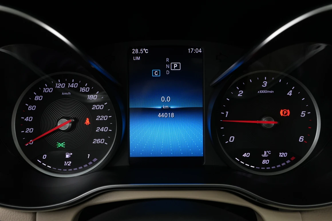 Mercedes-Benz C-Class - Фото 26