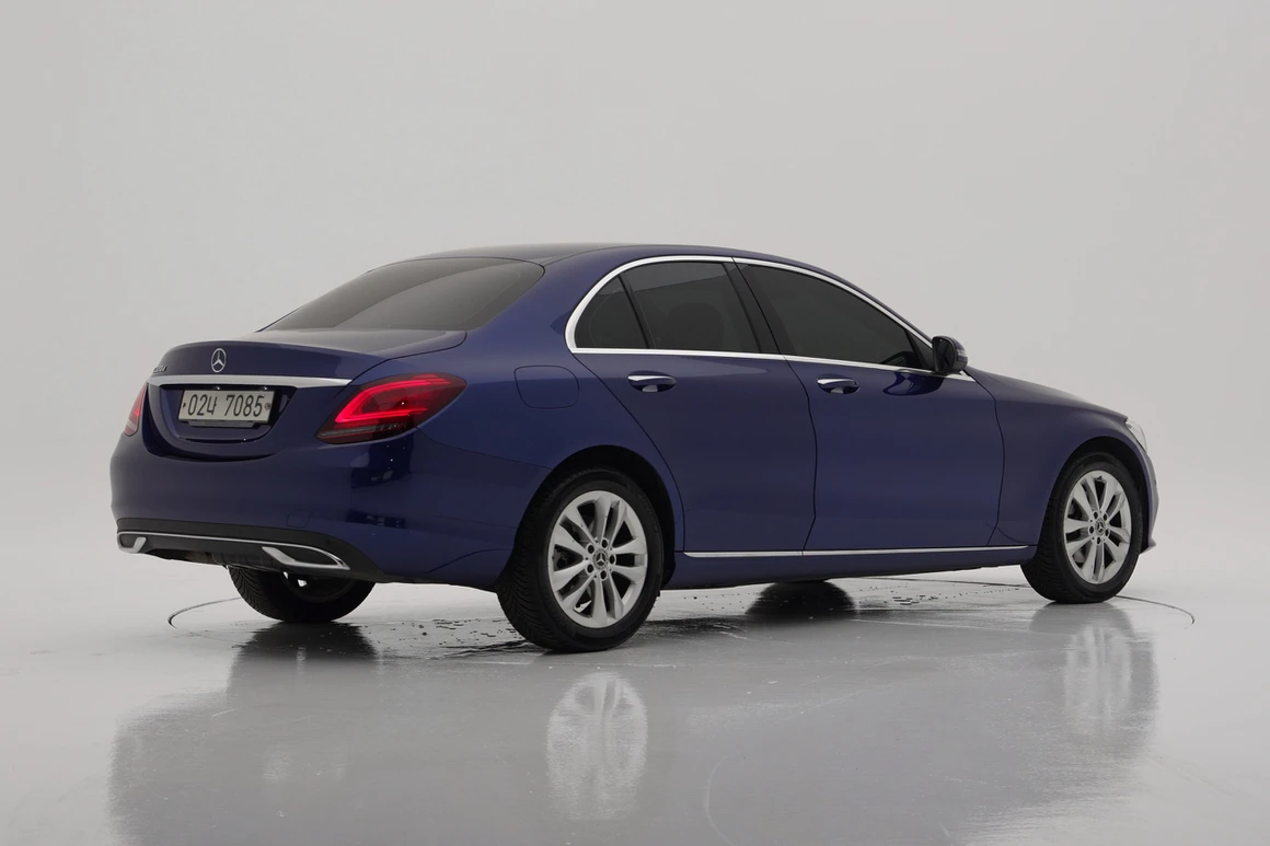 Mercedes-Benz C-Class - Фото 6