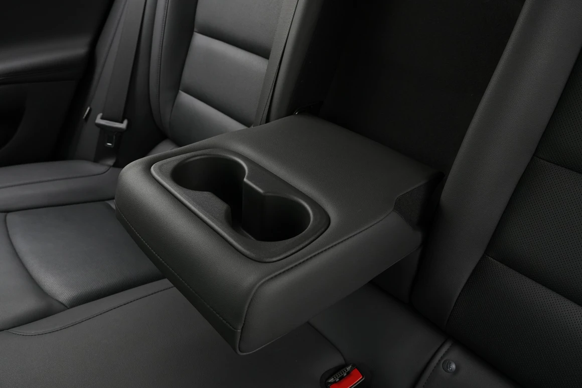 Chevrolet Malibu - Фото 33