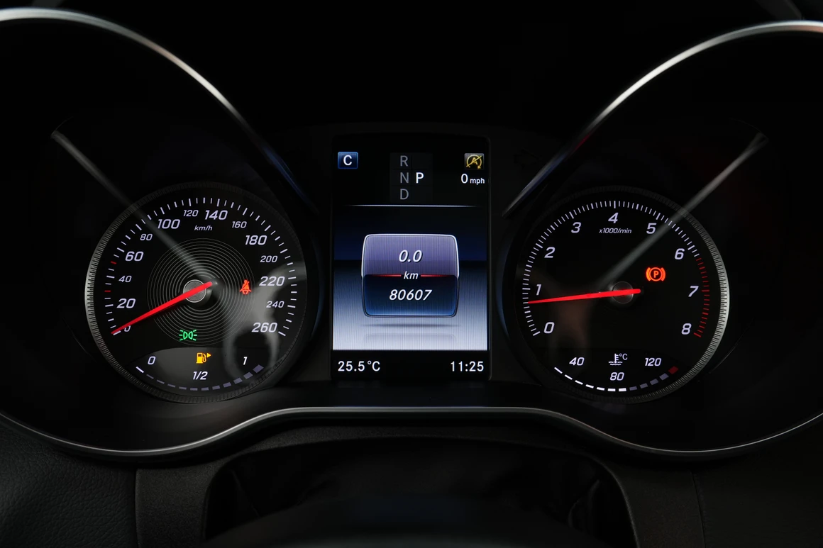 Mercedes-Benz C-Class - Фото 25