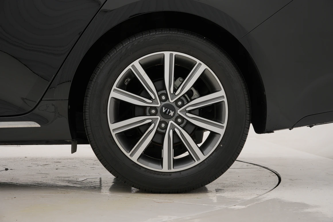 Kia K5 - Фото 15