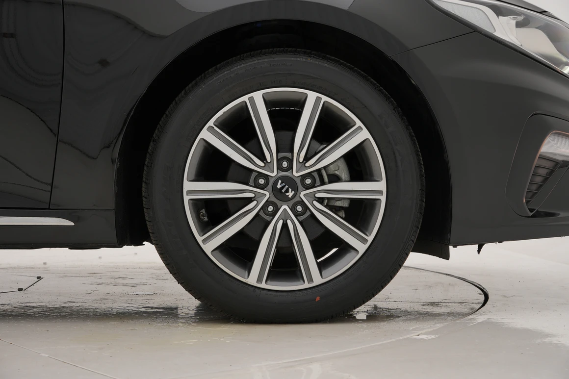 Kia K5 - Фото 17