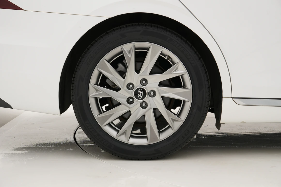 Hyundai Grandeur - Фото 16