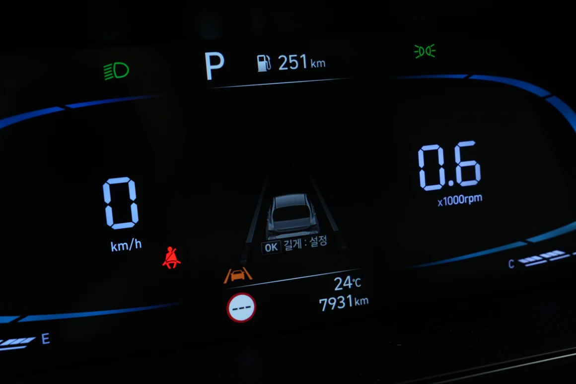 Hyundai Avante - Фото 26
