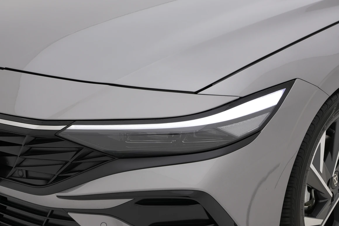 Hyundai Avante - Фото 9