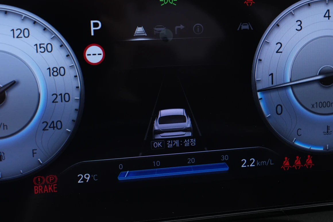 Hyundai Avante - Фото 27