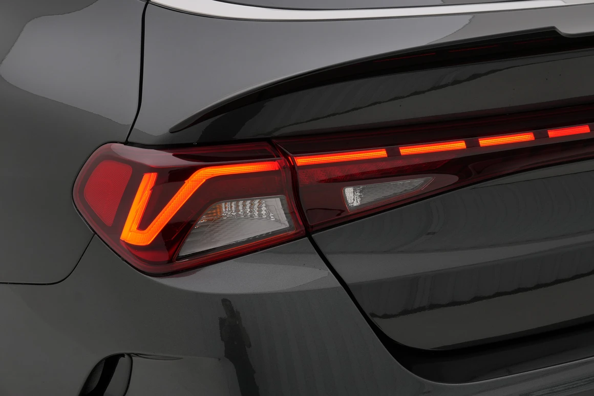 Kia K5 - Фото 11