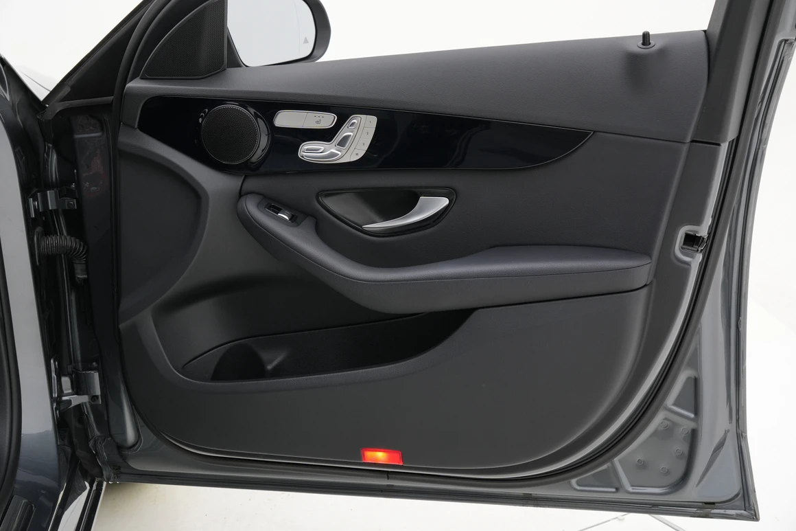 Mercedes-Benz C-Class - Фото 23