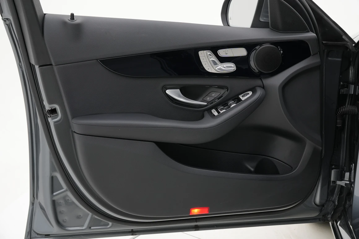 Mercedes-Benz C-Class - Фото 20