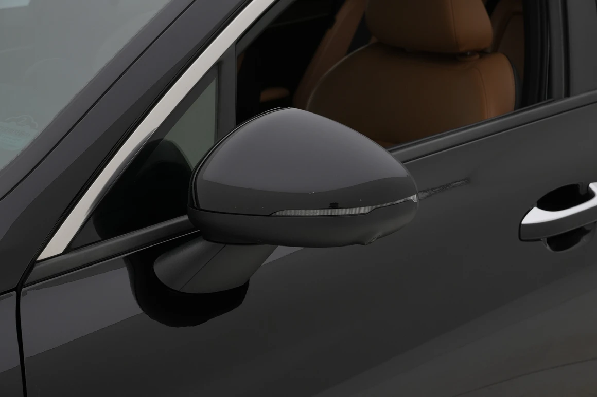 Kia K5 - Фото 10