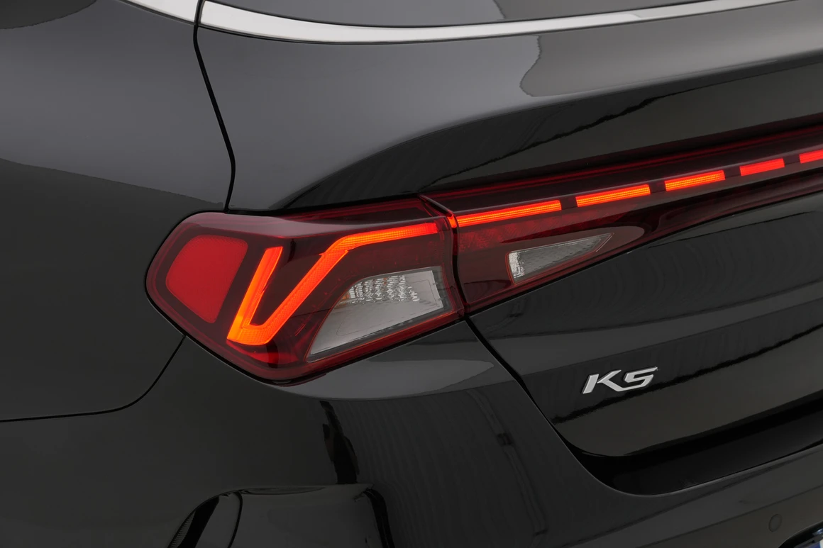 Kia K5 - Фото 11