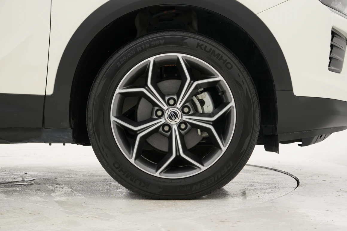 KG Mobility (Ssangyong) Korando - Фото 17