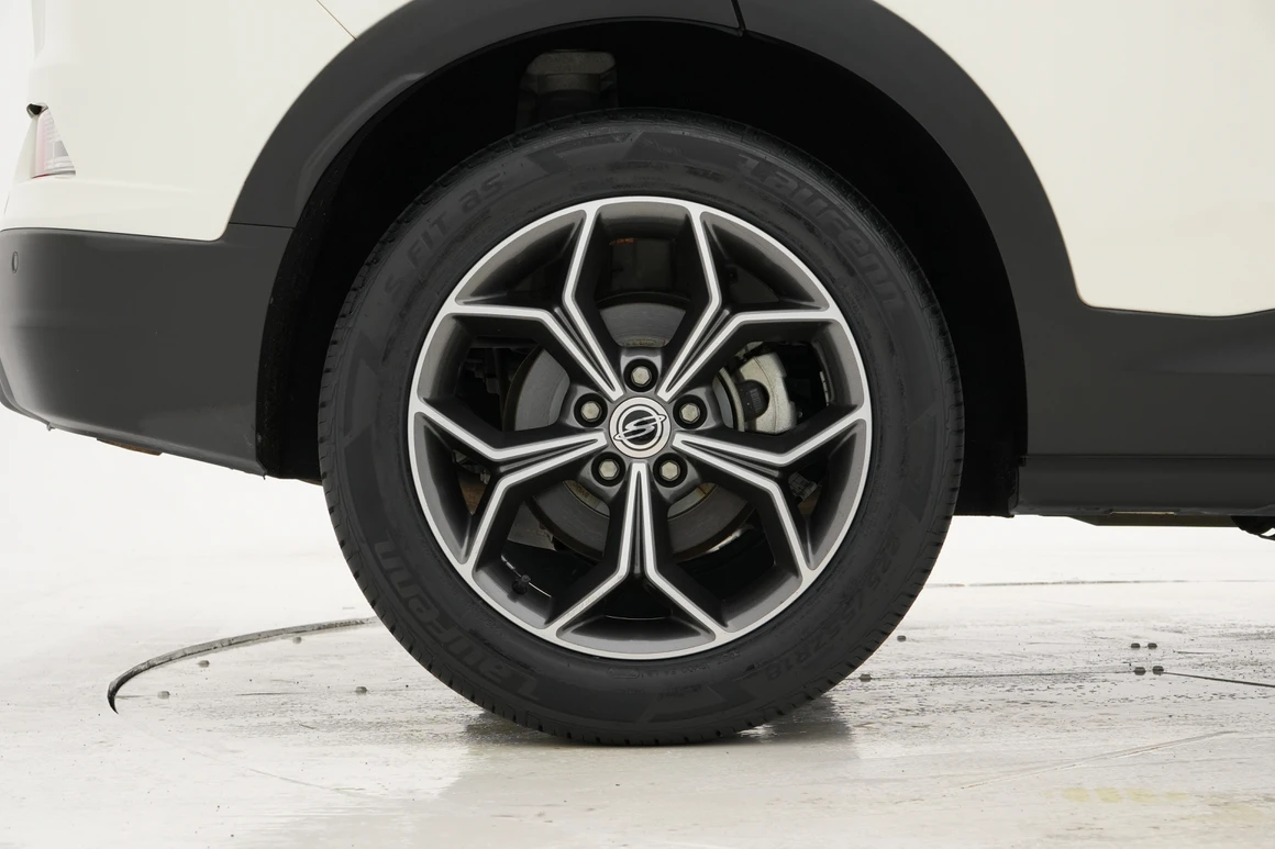 KG Mobility (Ssangyong) Korando - Фото 16
