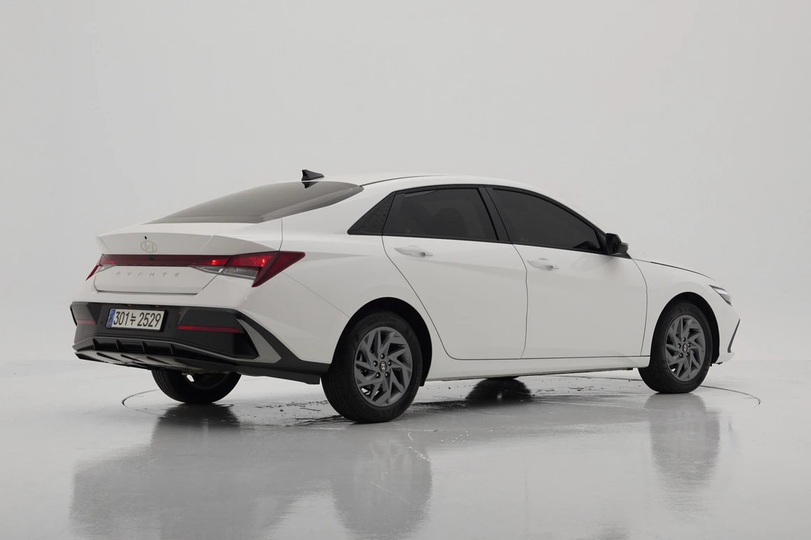 Hyundai Avante - Фото 6