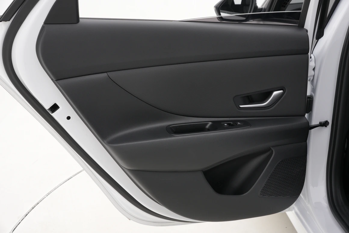 Hyundai Avante - Фото 21