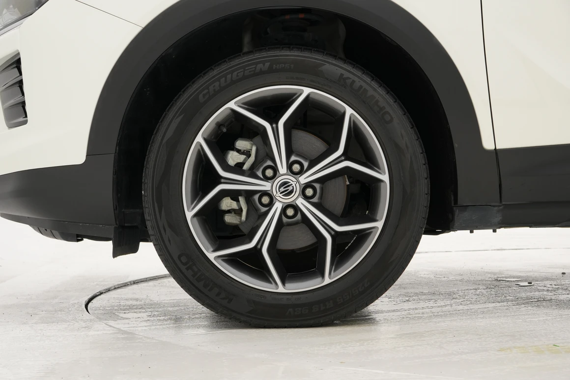 KG Mobility (Ssangyong) Korando - Фото 14