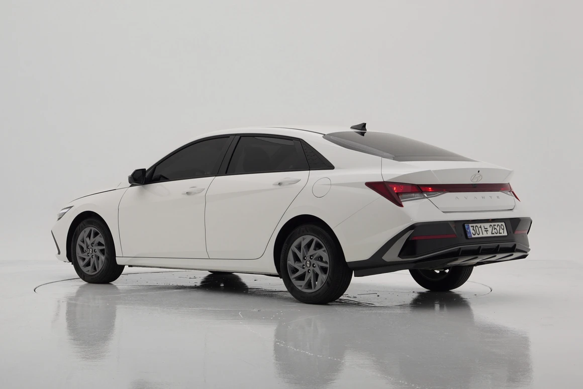 Hyundai Avante - Фото 4