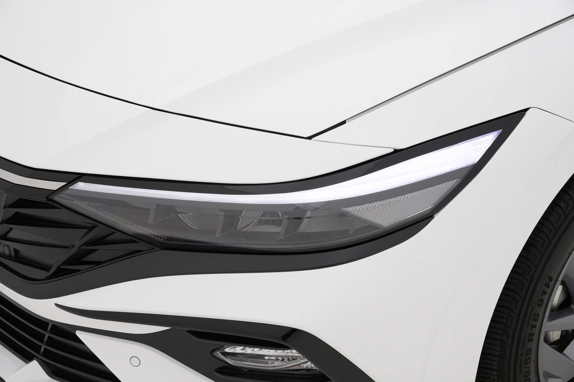 Hyundai Avante - Фото 9
