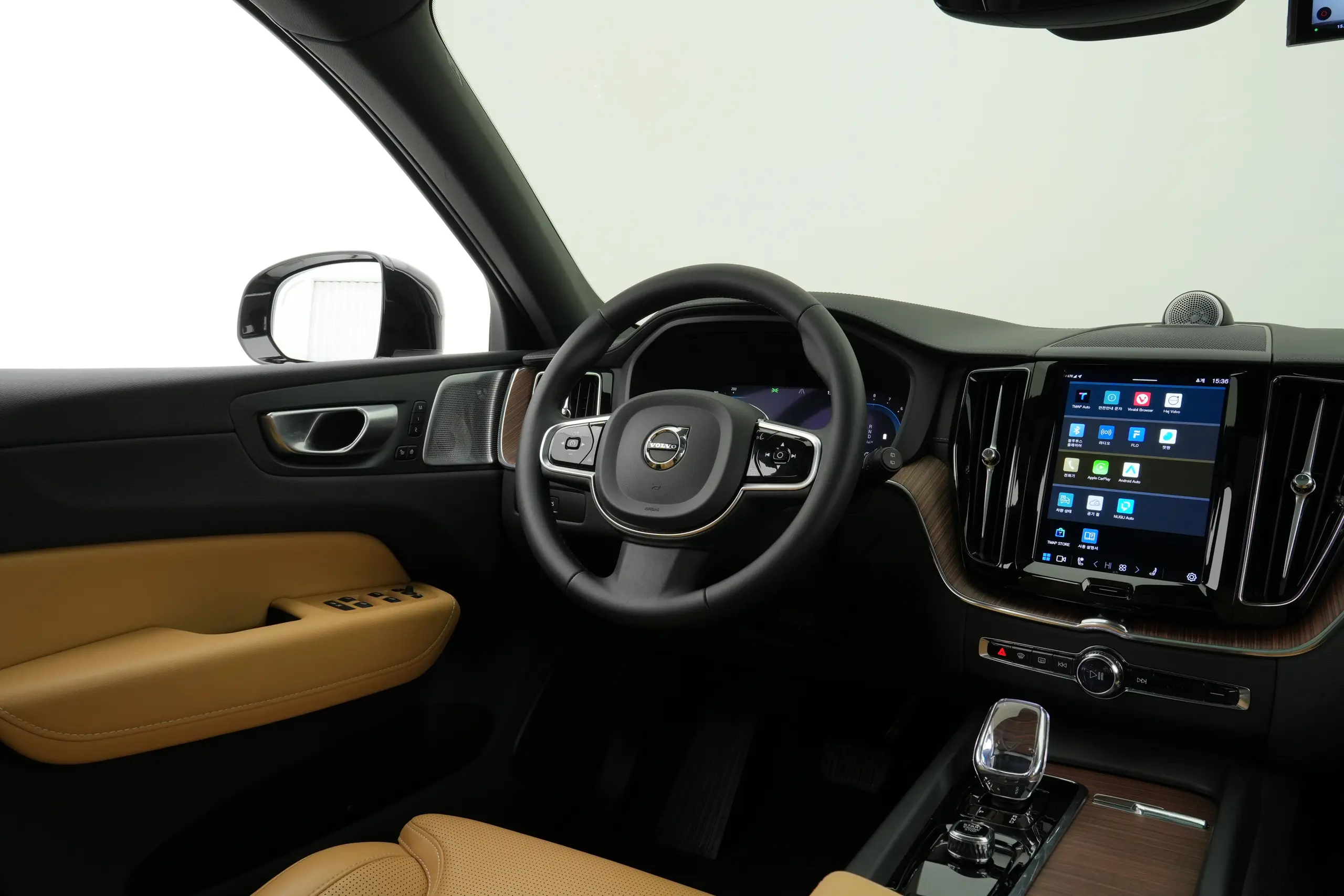 볼보 XC60 2세대 2024년식 중고차