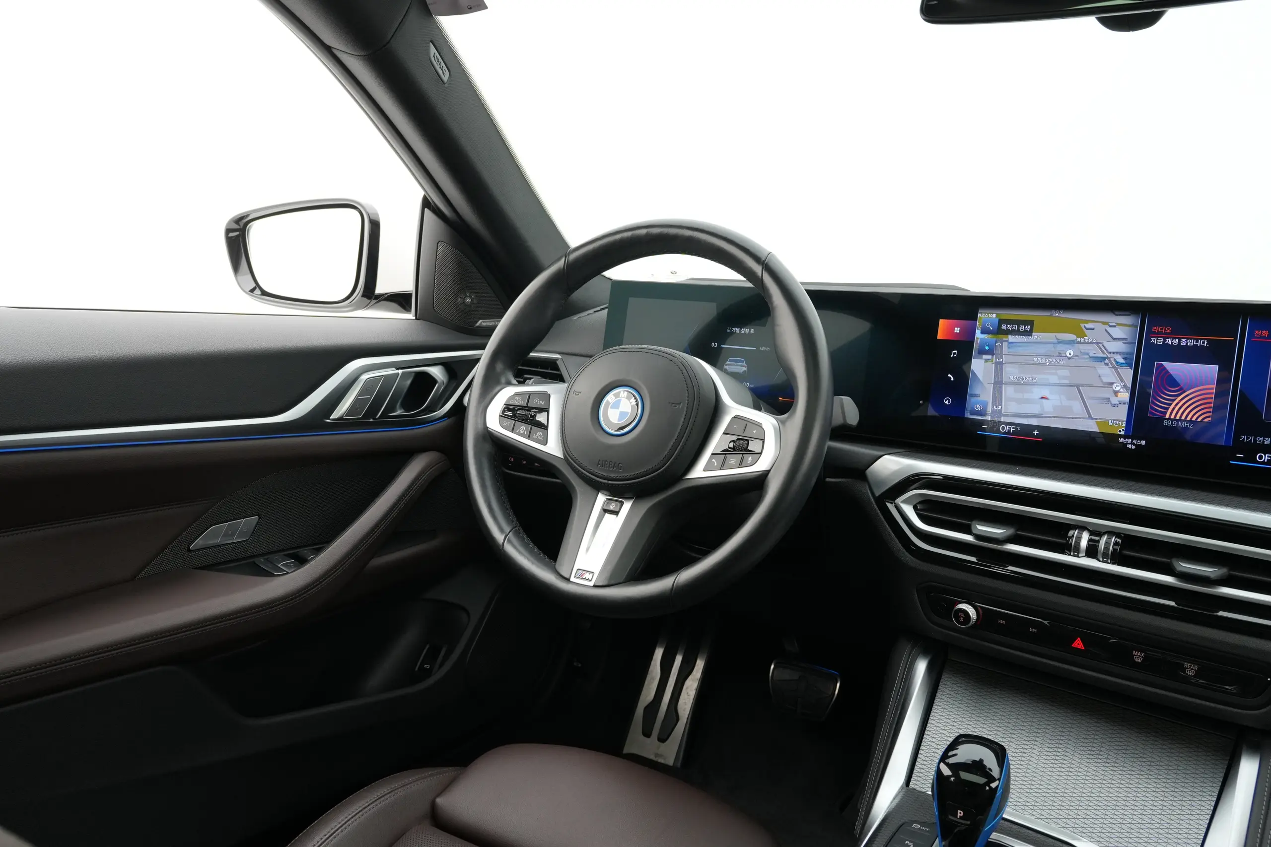BMW i4 2023년식 중고차