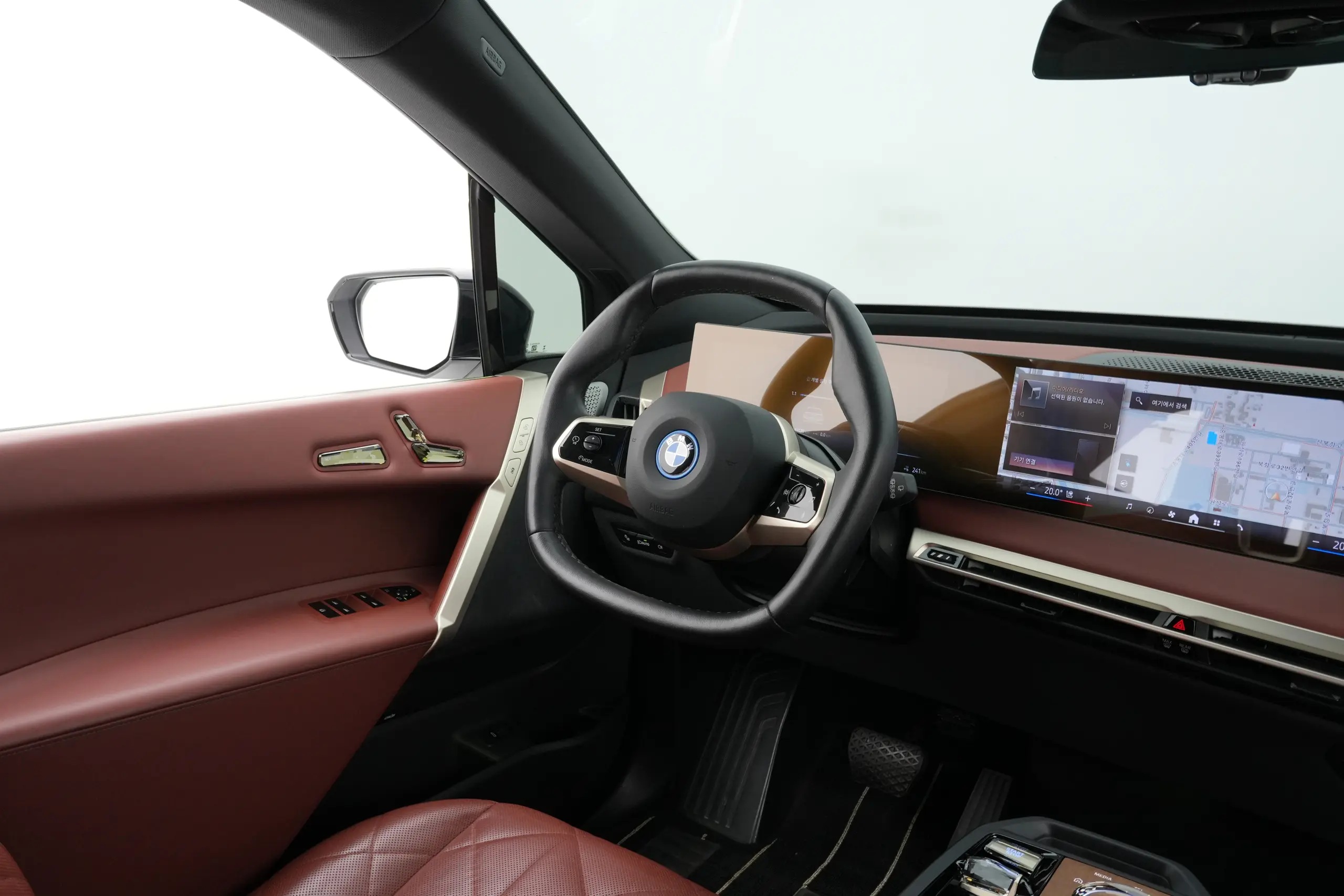 BMW iX 2024년식 중고차