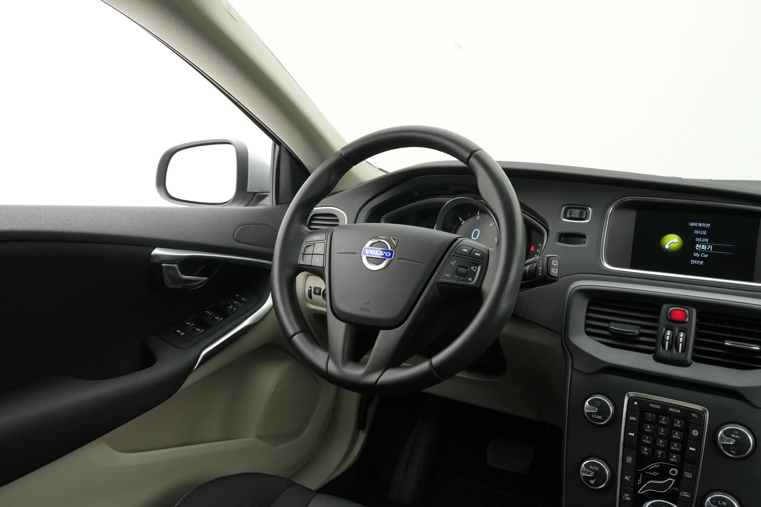 볼보 V40 2016년식 중고차