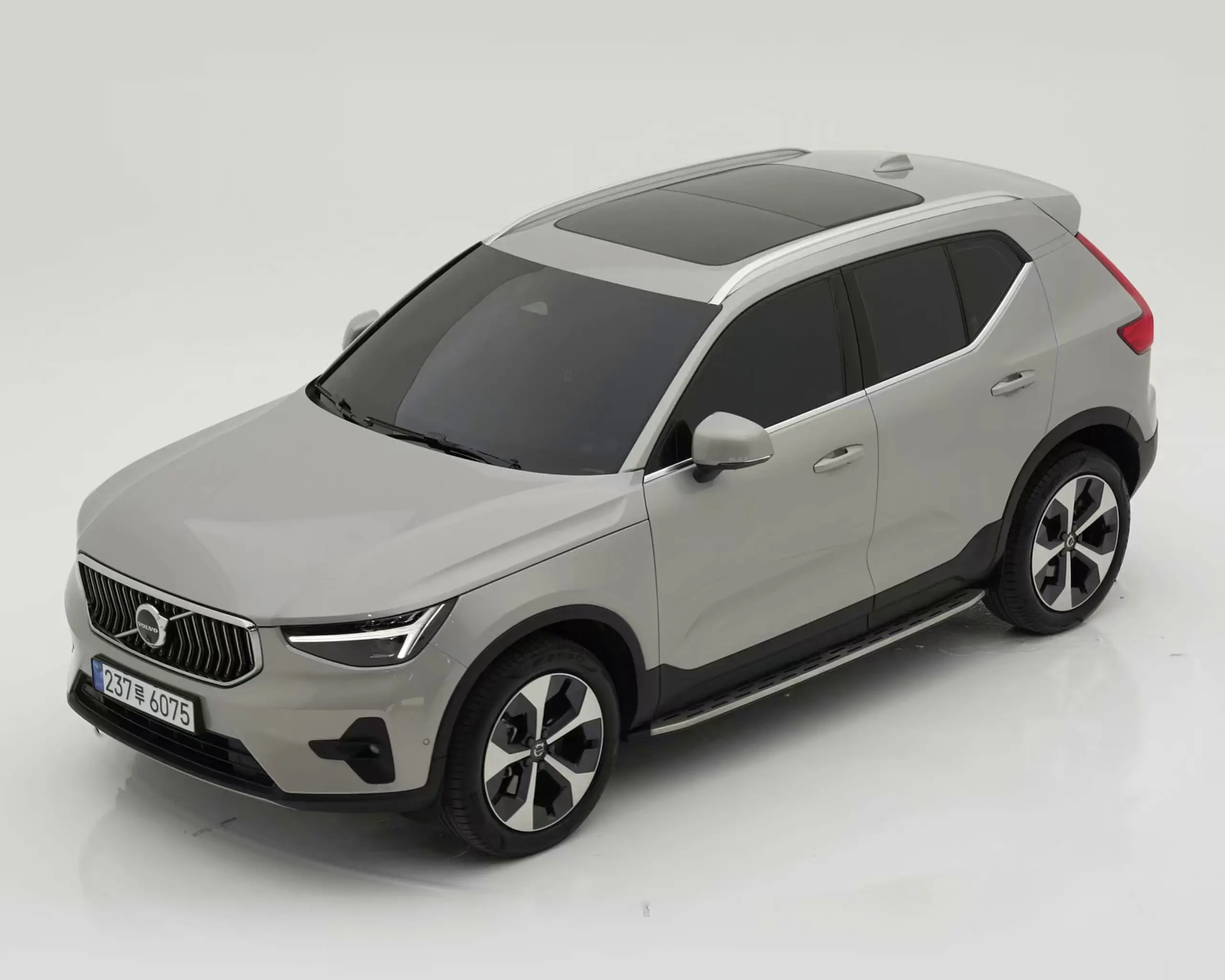 볼보 XC40 2025년식 중고차