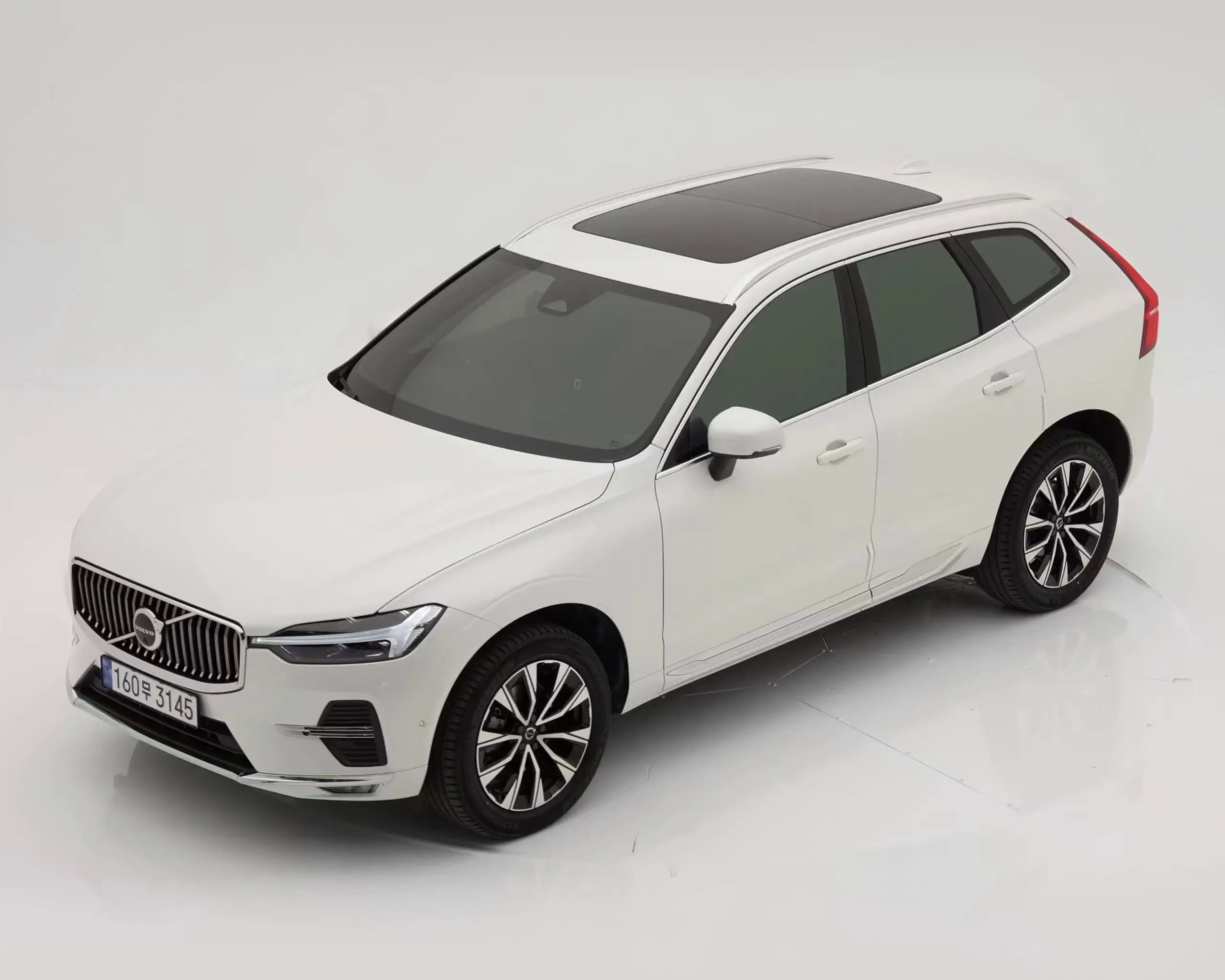 볼보 XC60 2세대 2024년식 중고차