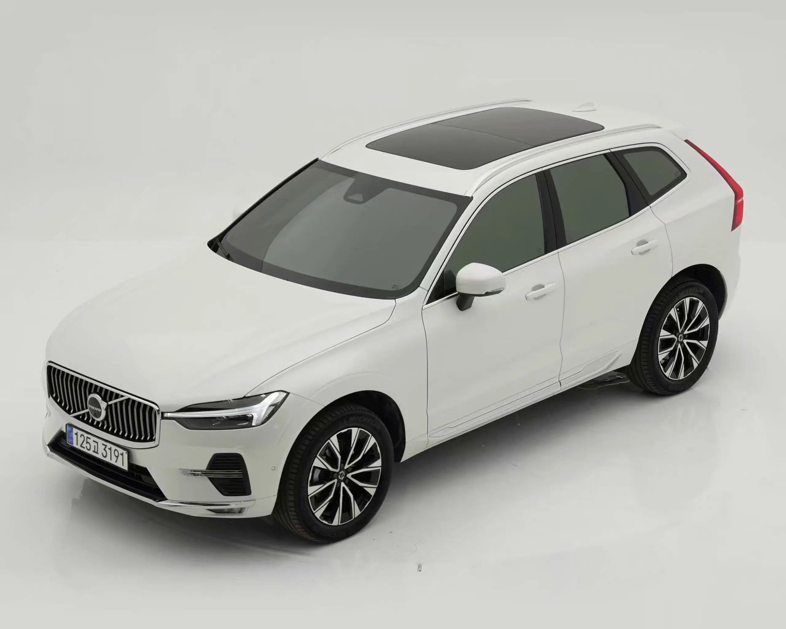 볼보 XC60 2세대 2024년식 중고차