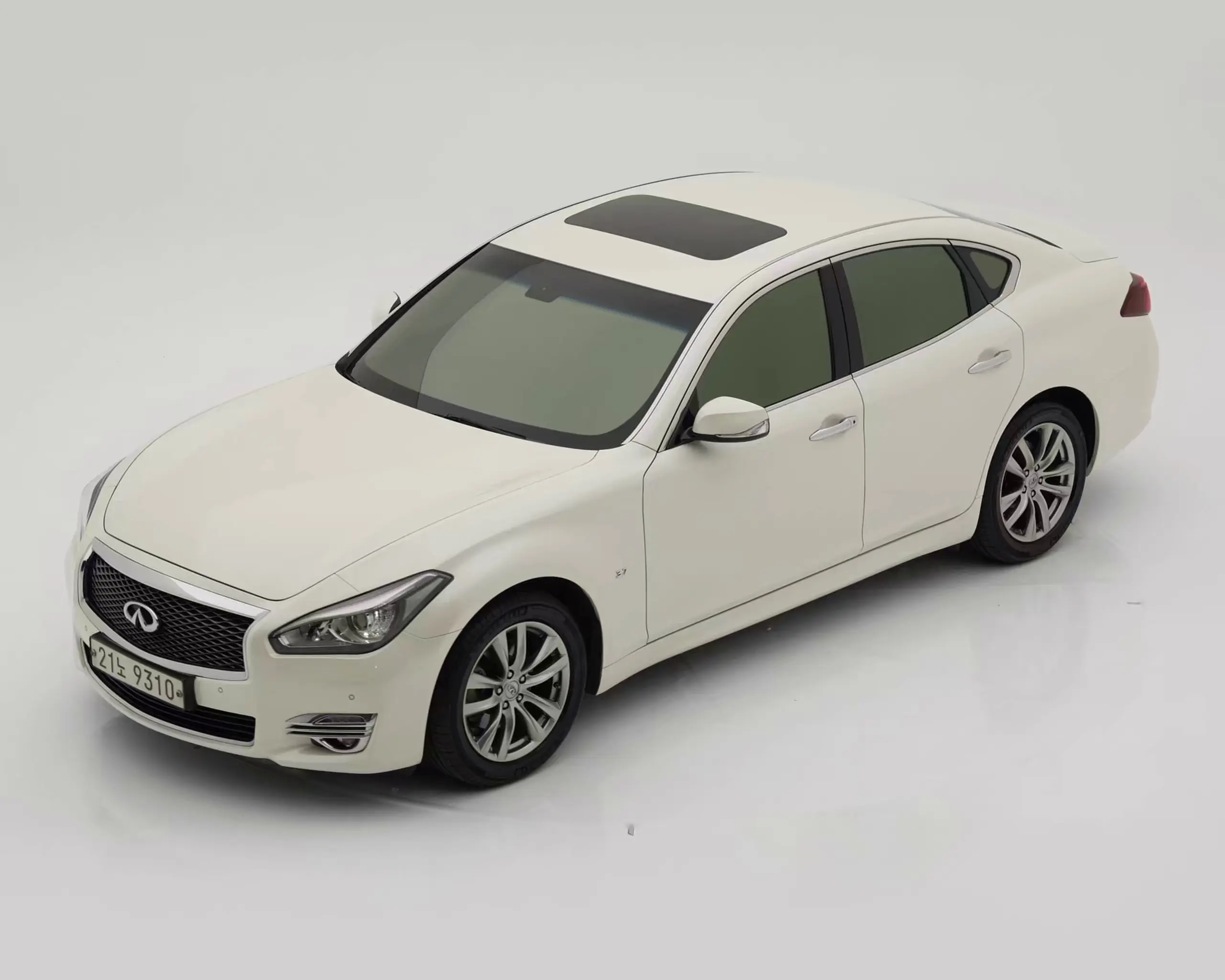 인피니티 Q70 2016년식 중고차