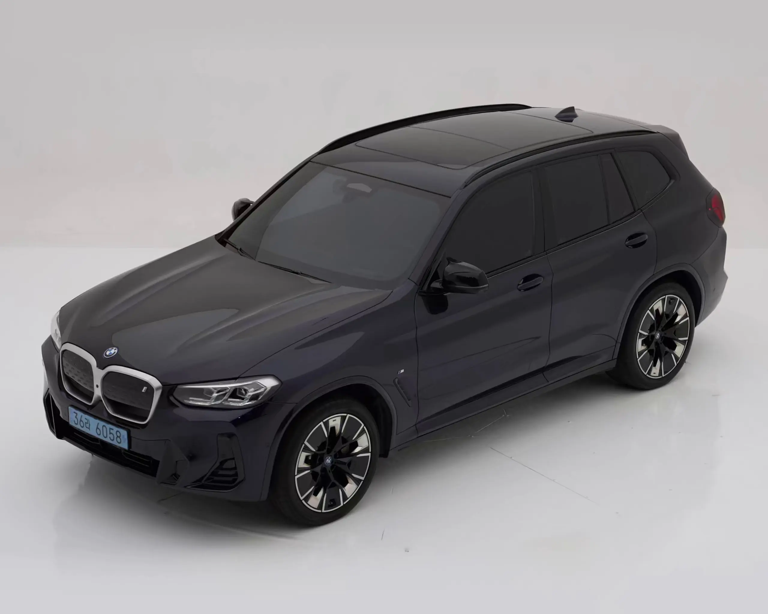 BMW iX3 (G08) 2023년식 중고차