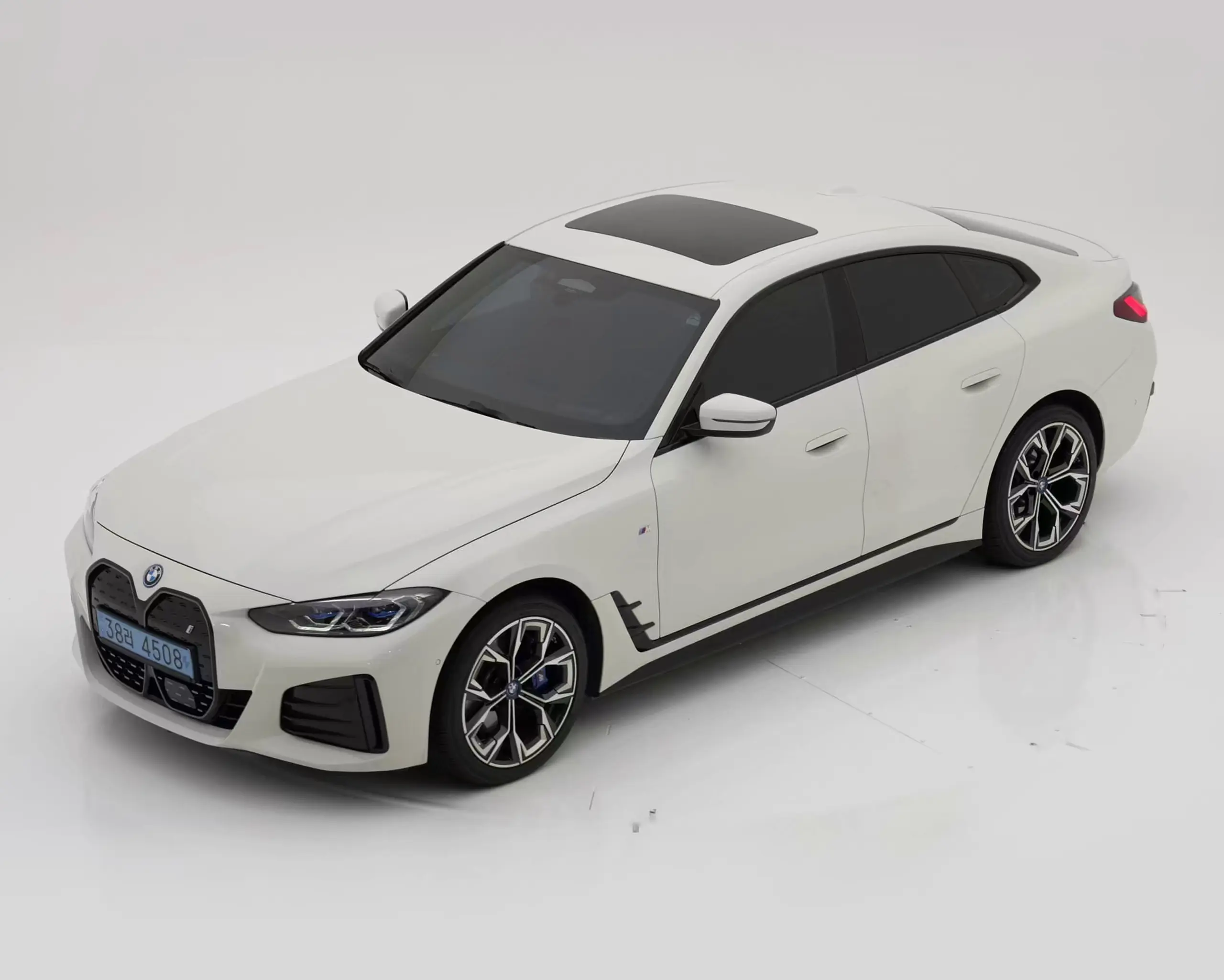 BMW i4 2023년식 중고차