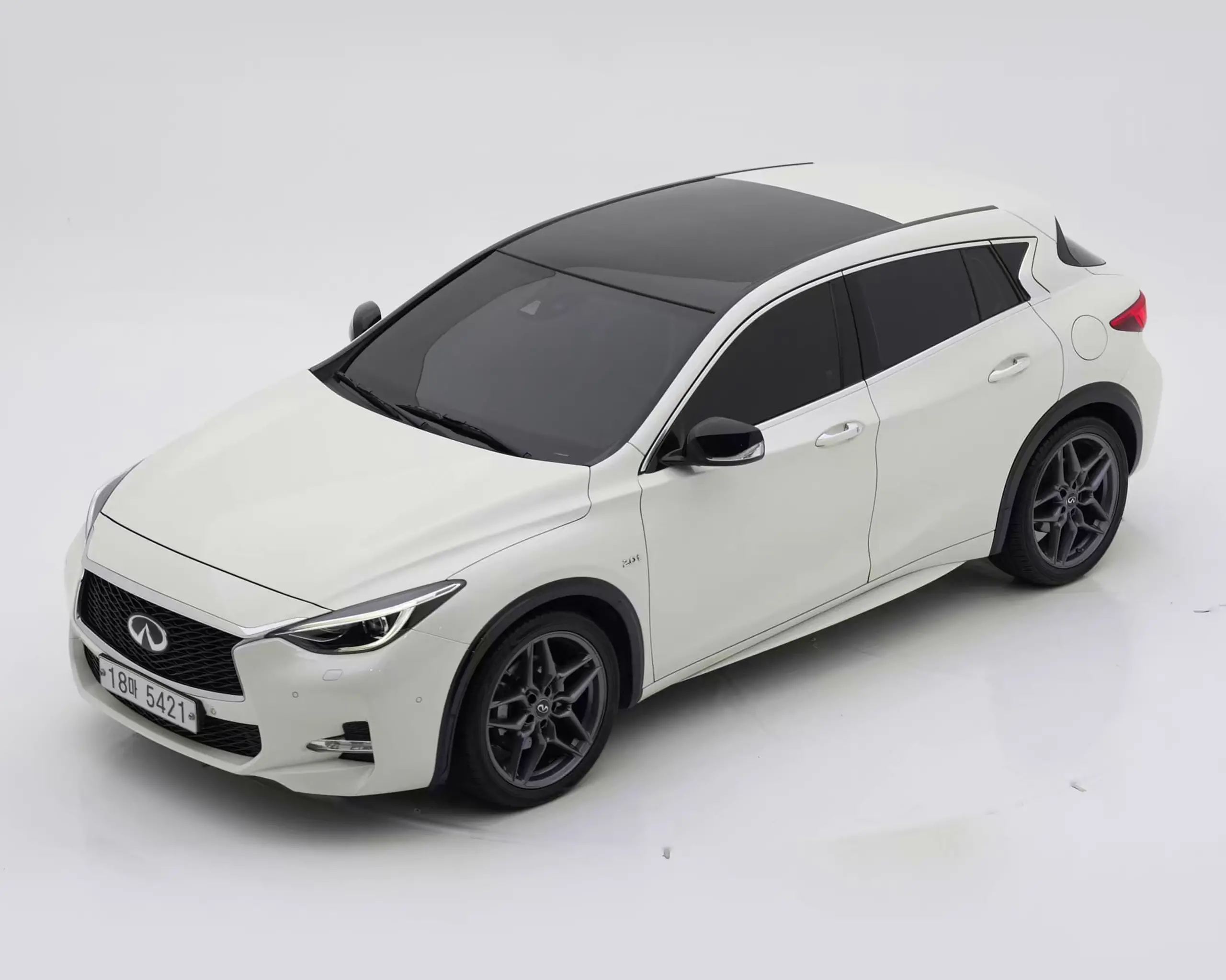인피니티 Q30 2018년식 중고차