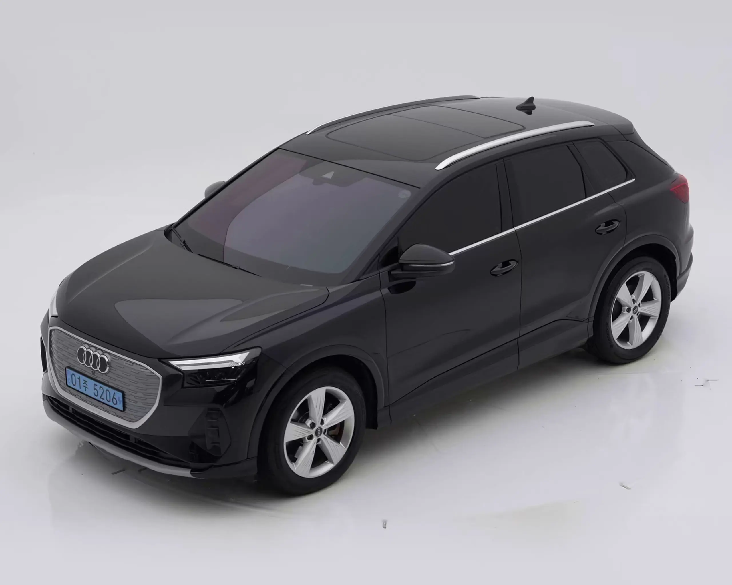 아우디 Q4 e-tron 2023년식 중고차