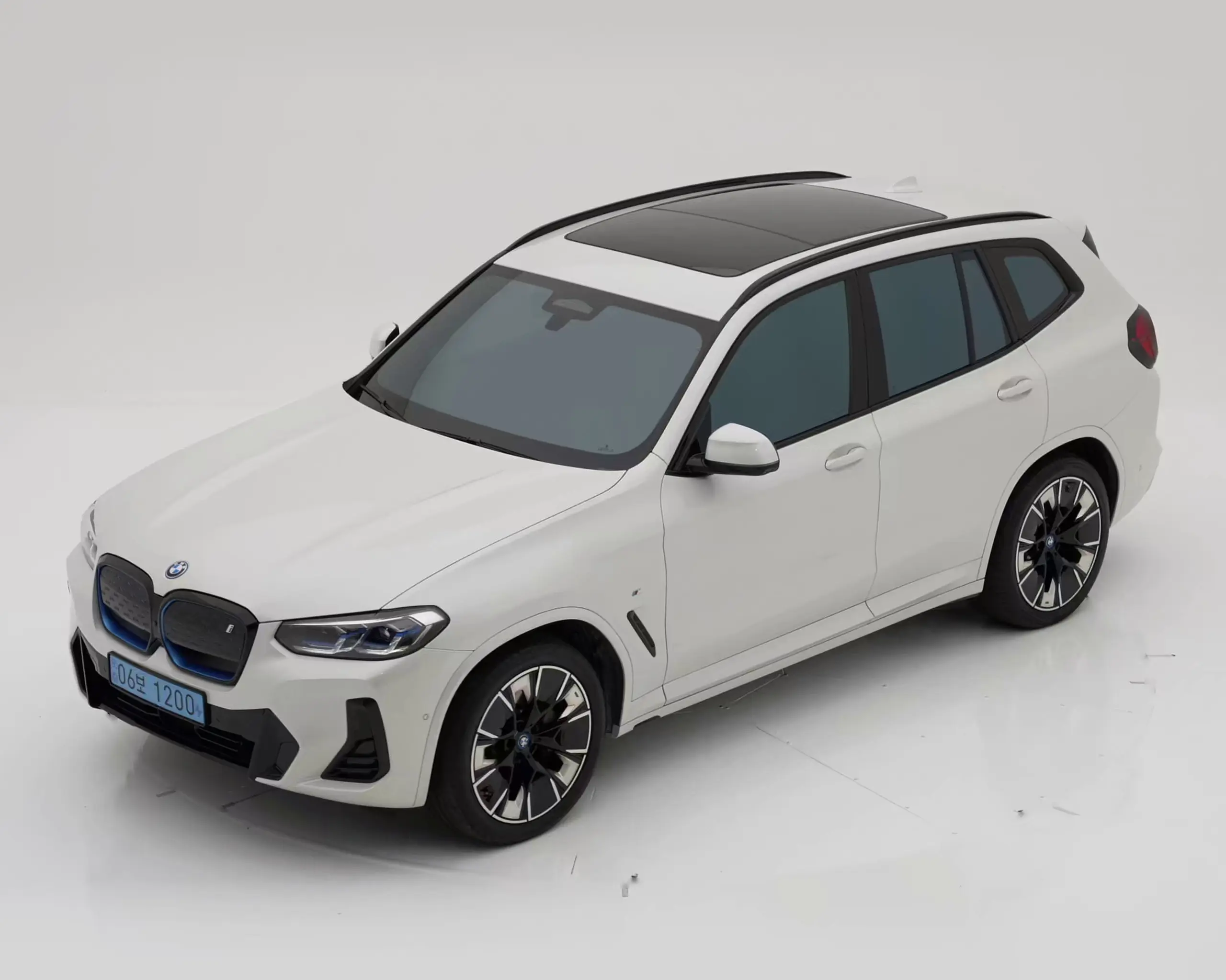 BMW iX3 (G08) 2023년식 중고차