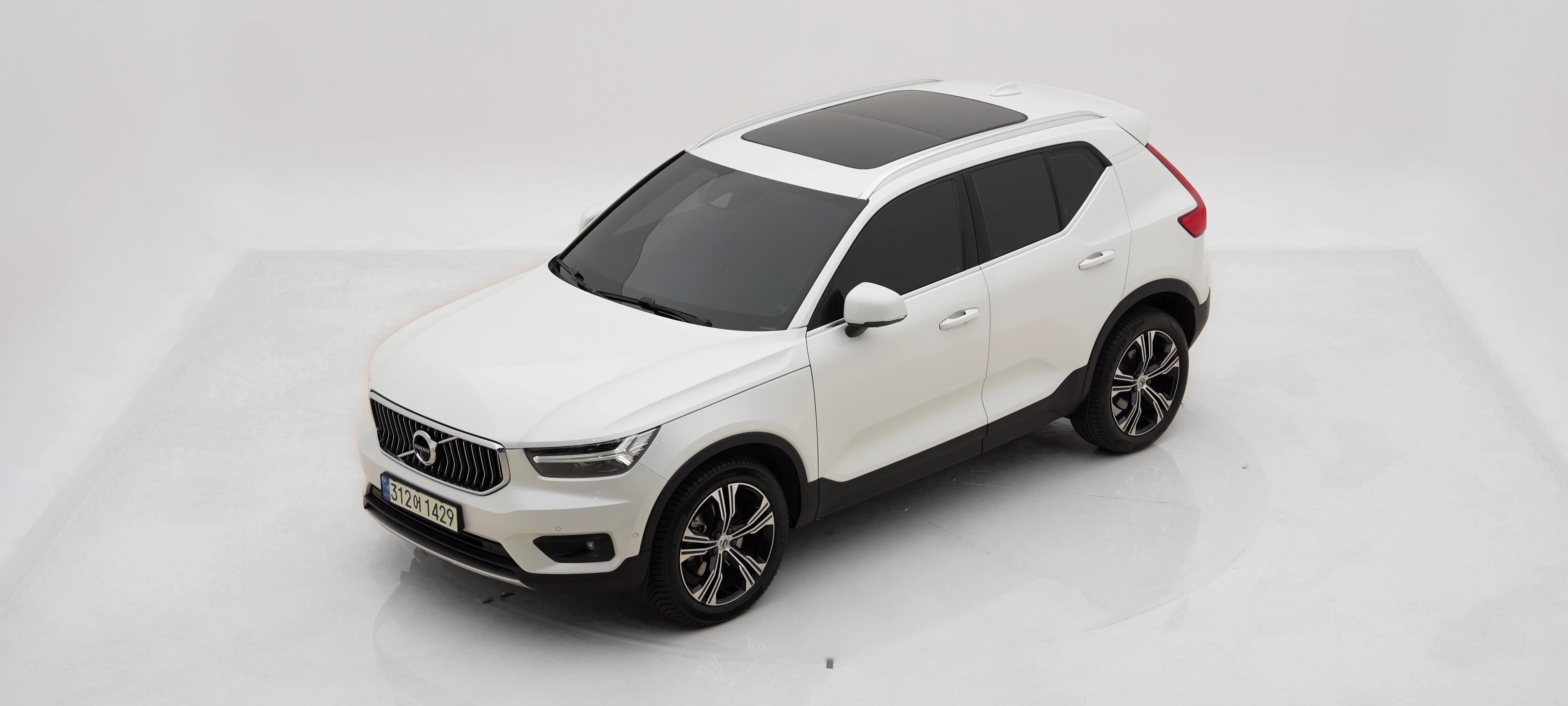 볼보 XC40 2022년식 중고차