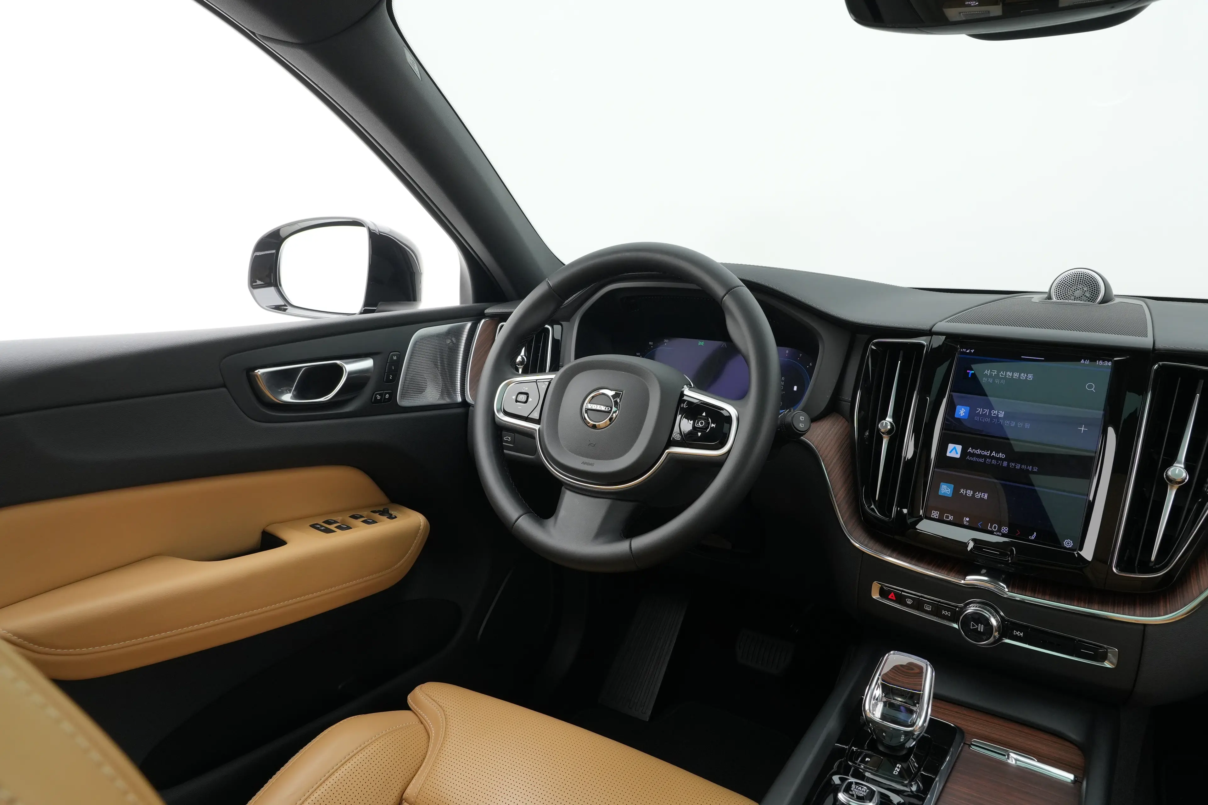 볼보 XC60 2세대 2023년식 중고차