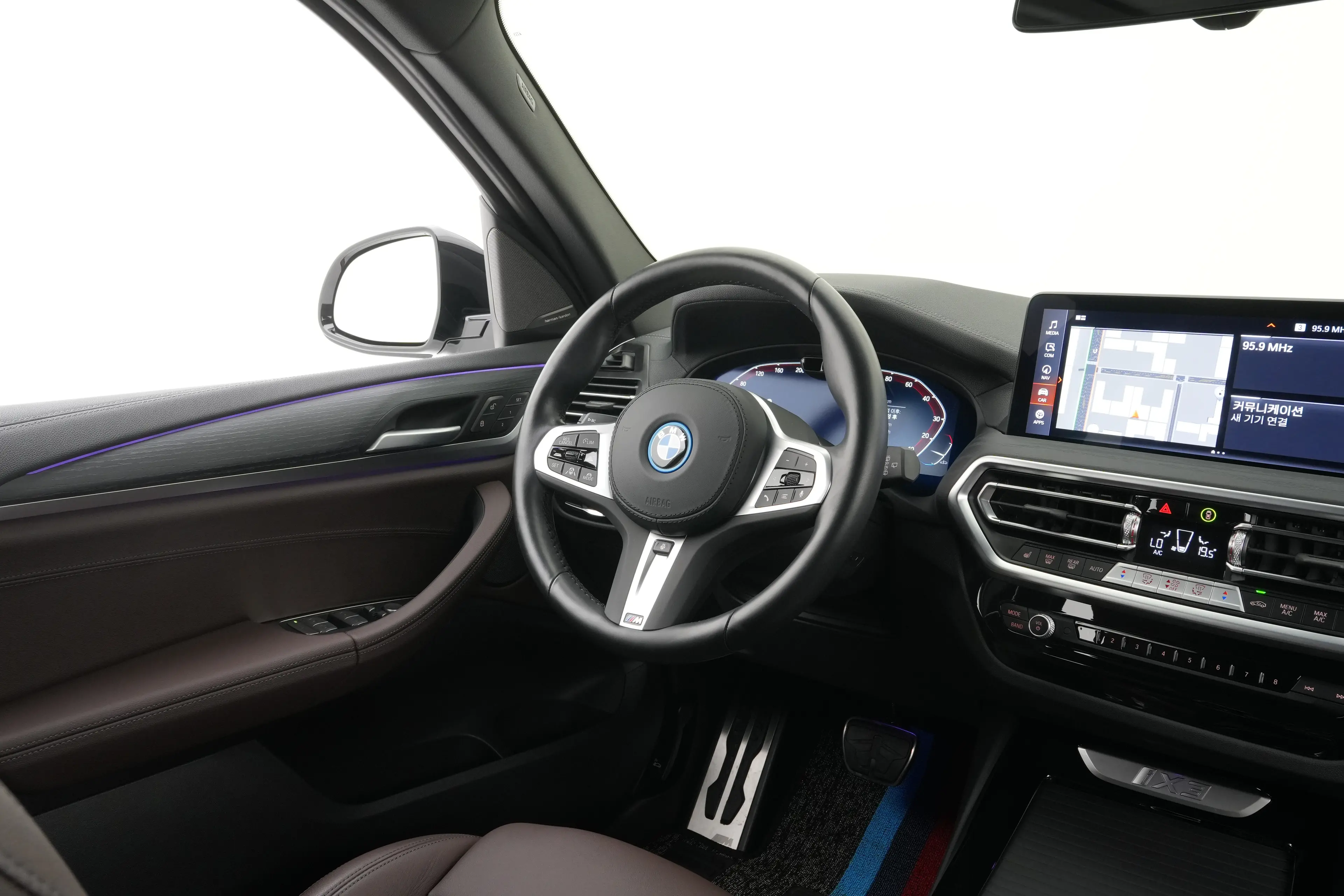 BMW iX3 (G08) 2023년식 중고차
