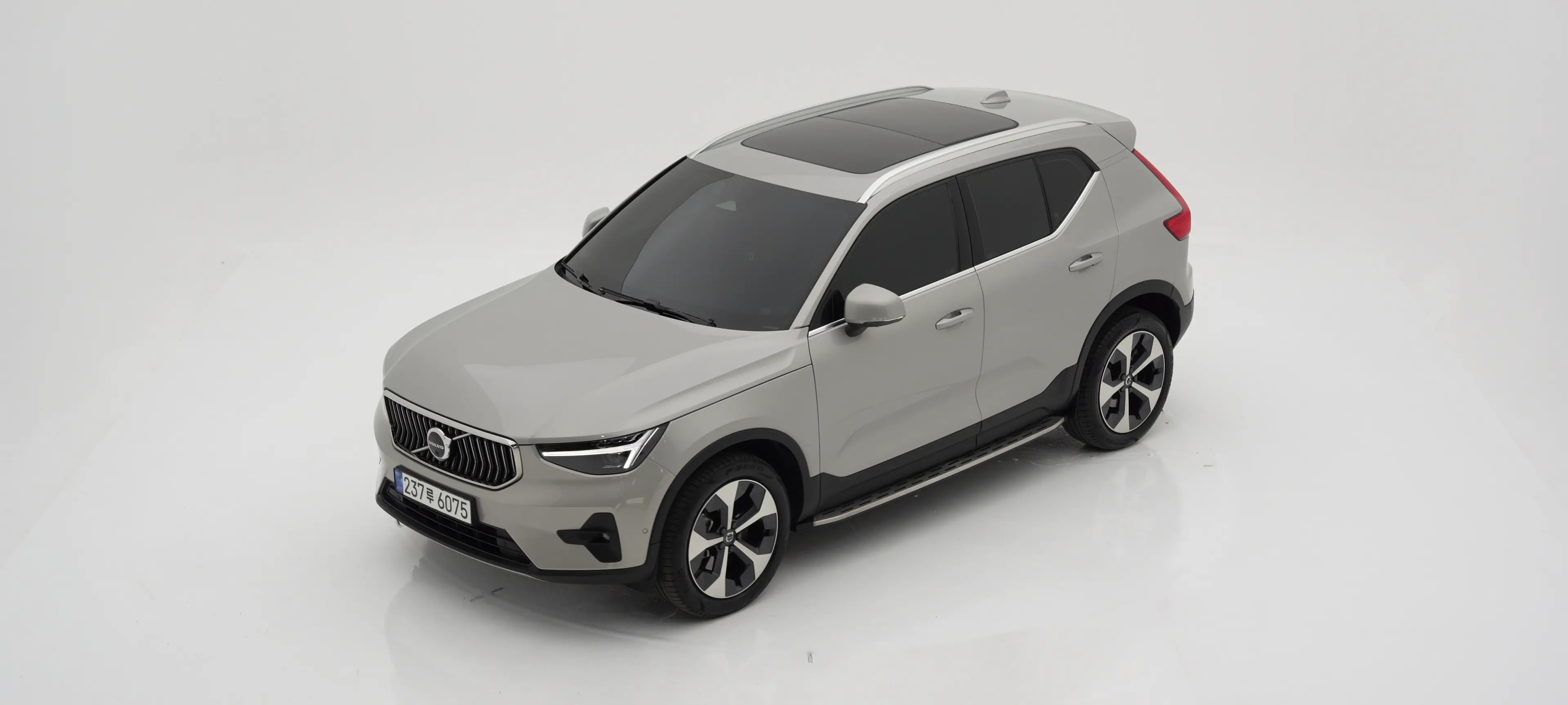 볼보 XC40 2025년식 중고차