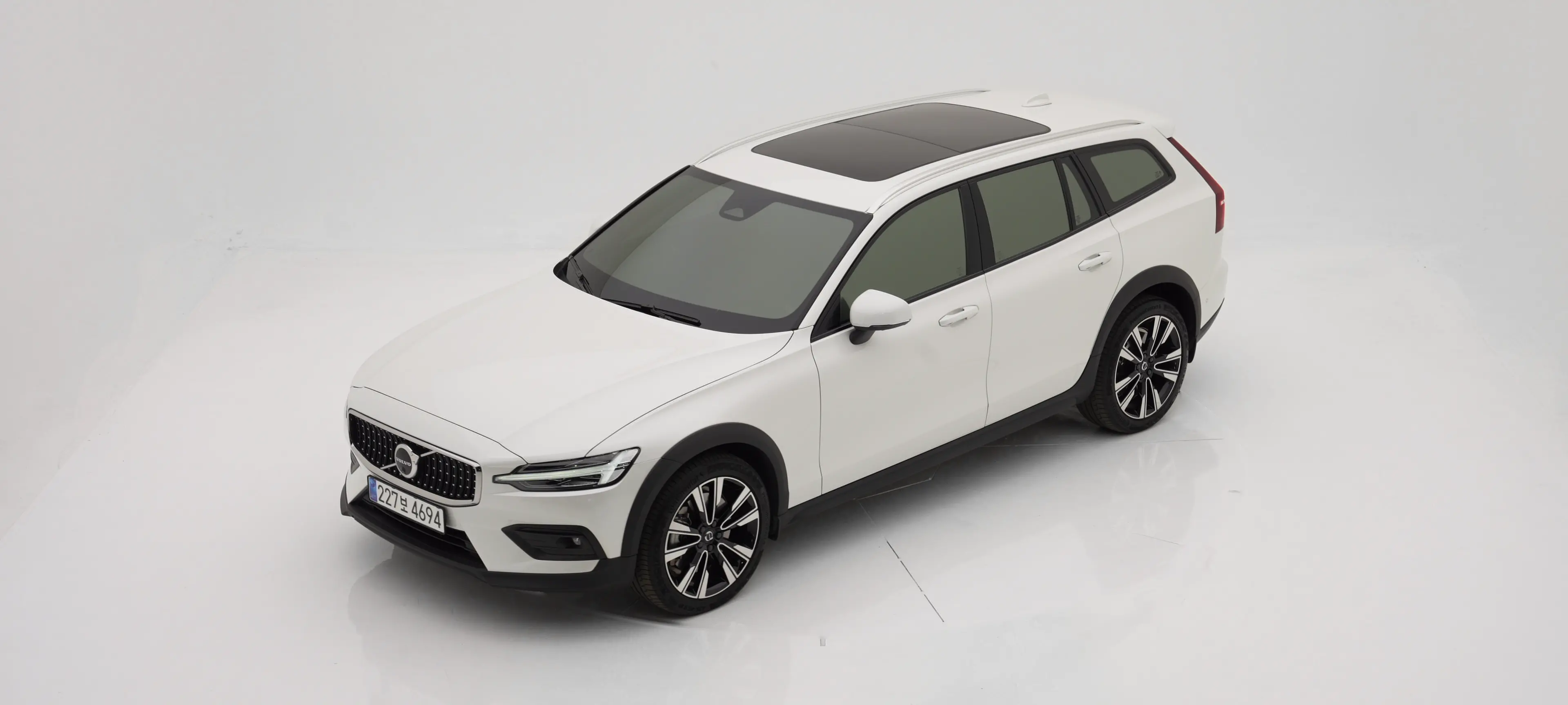 볼보 V60 크로스 컨트리 2세대 2024년식 중고차
