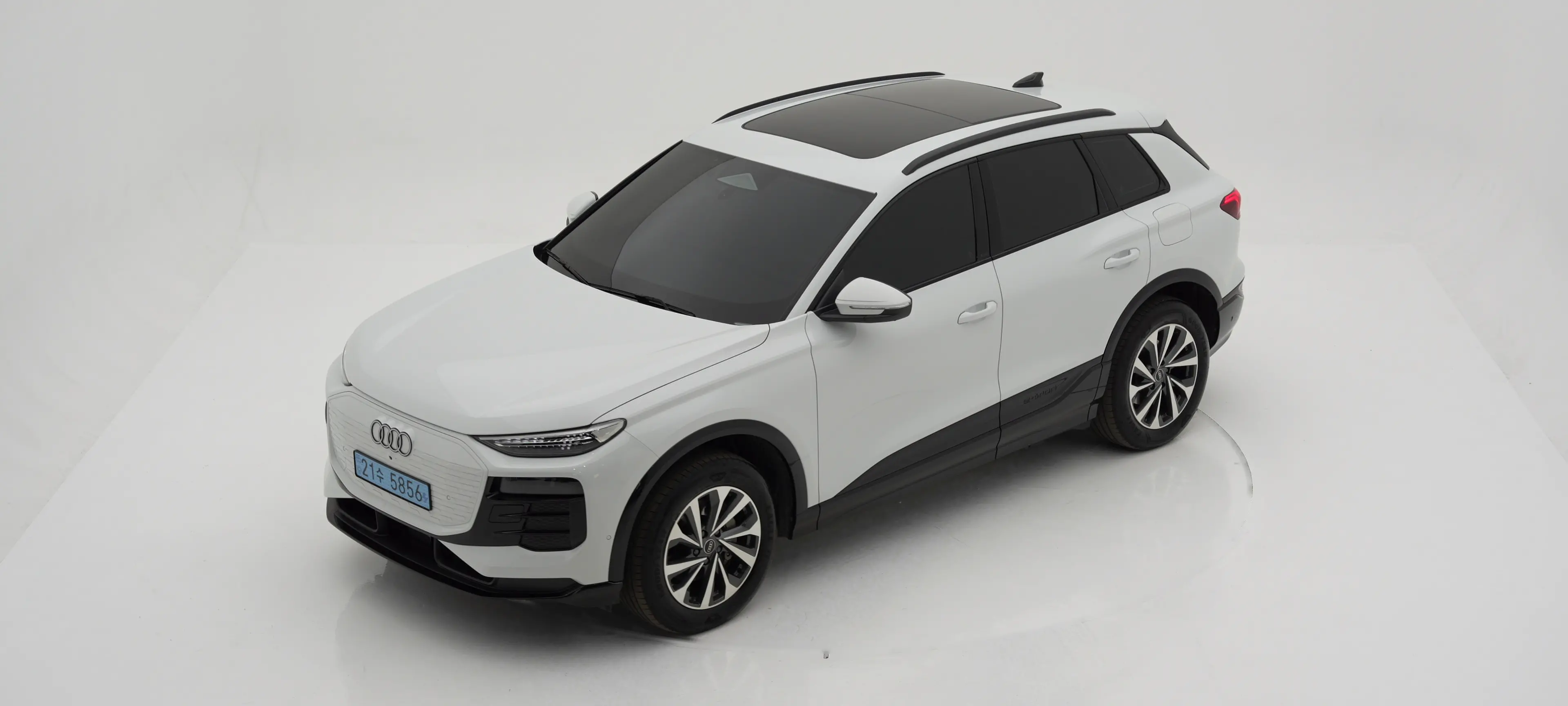 아우디 Q6 e-트론 2025년식 중고차