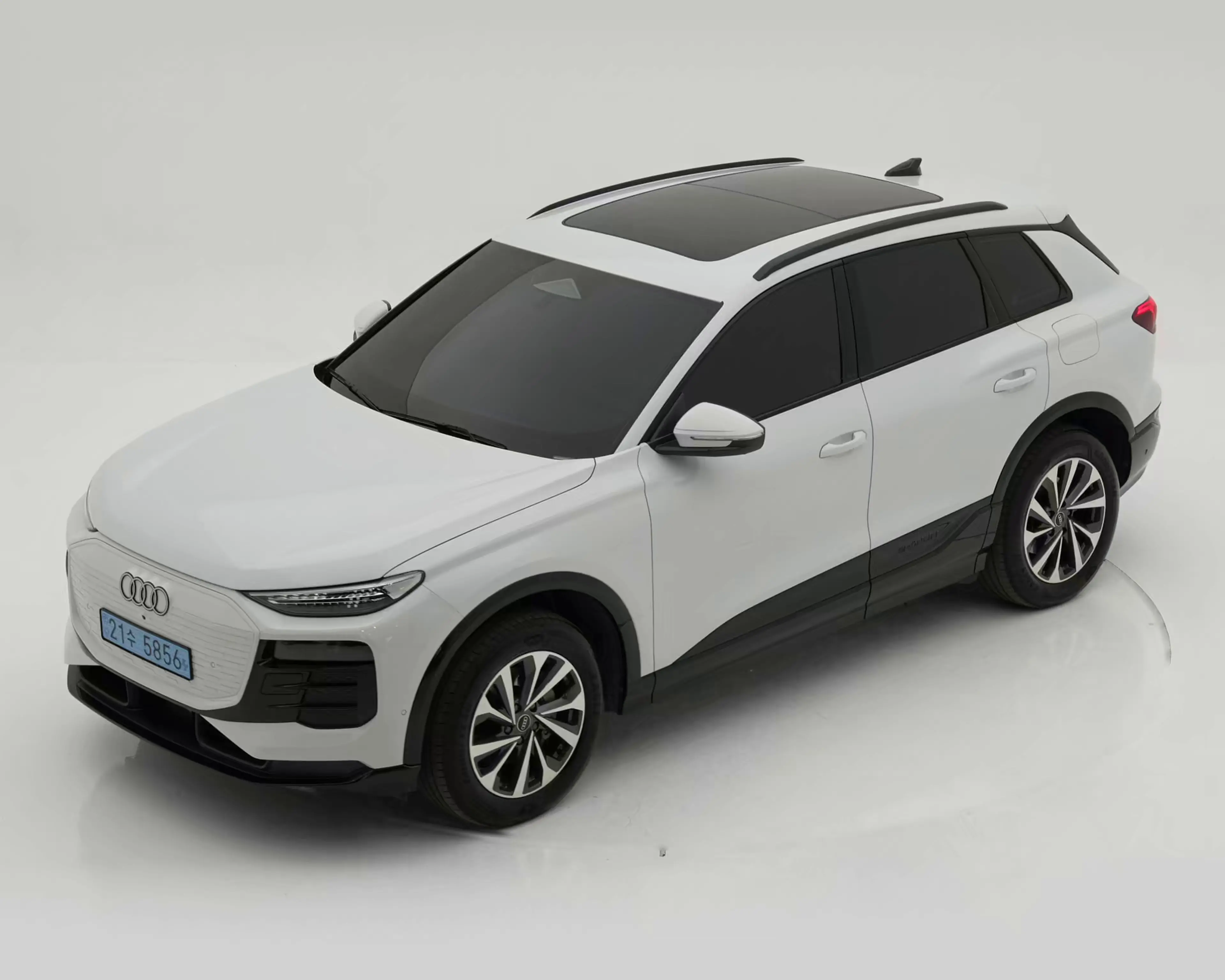 아우디 Q6 e-트론 2025년식 중고차