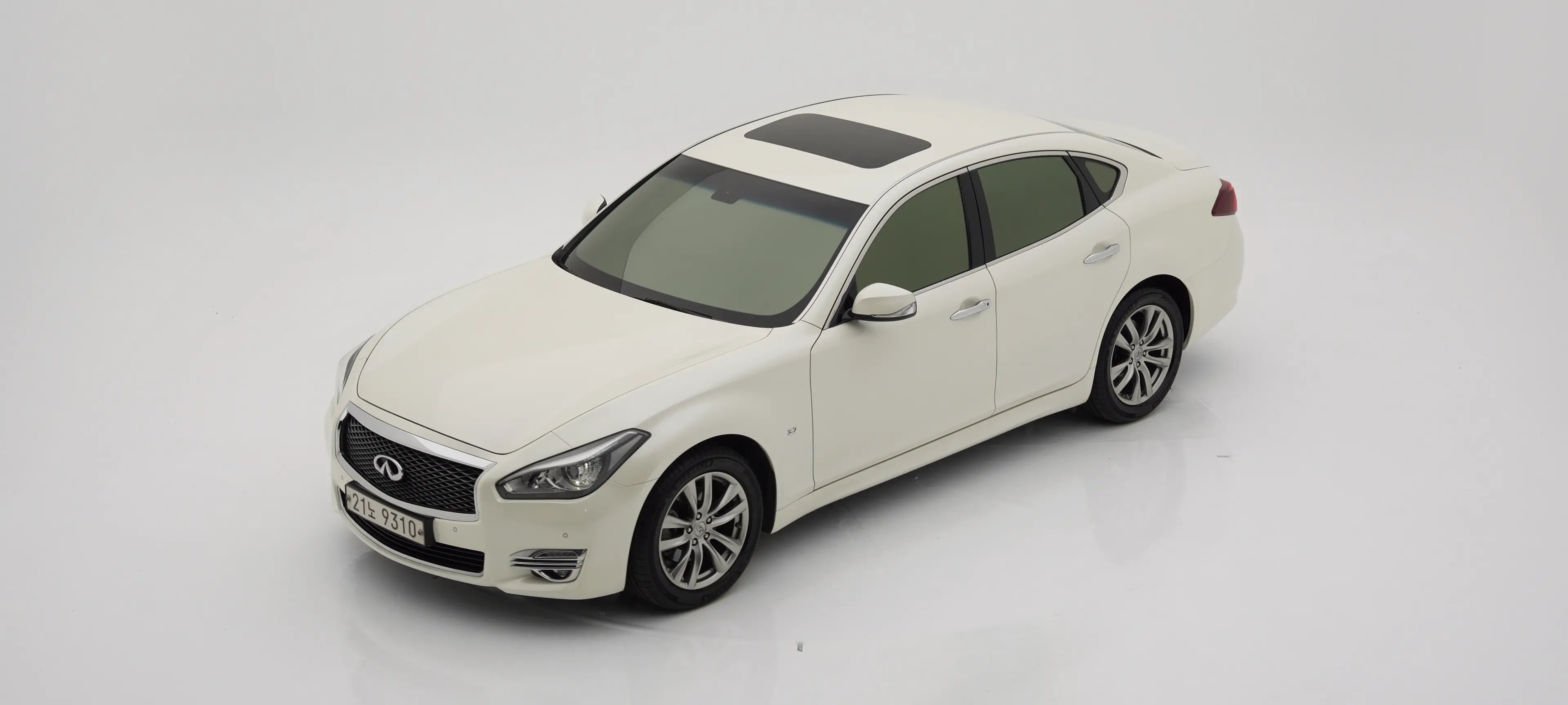 인피니티 Q70 2016년식 중고차