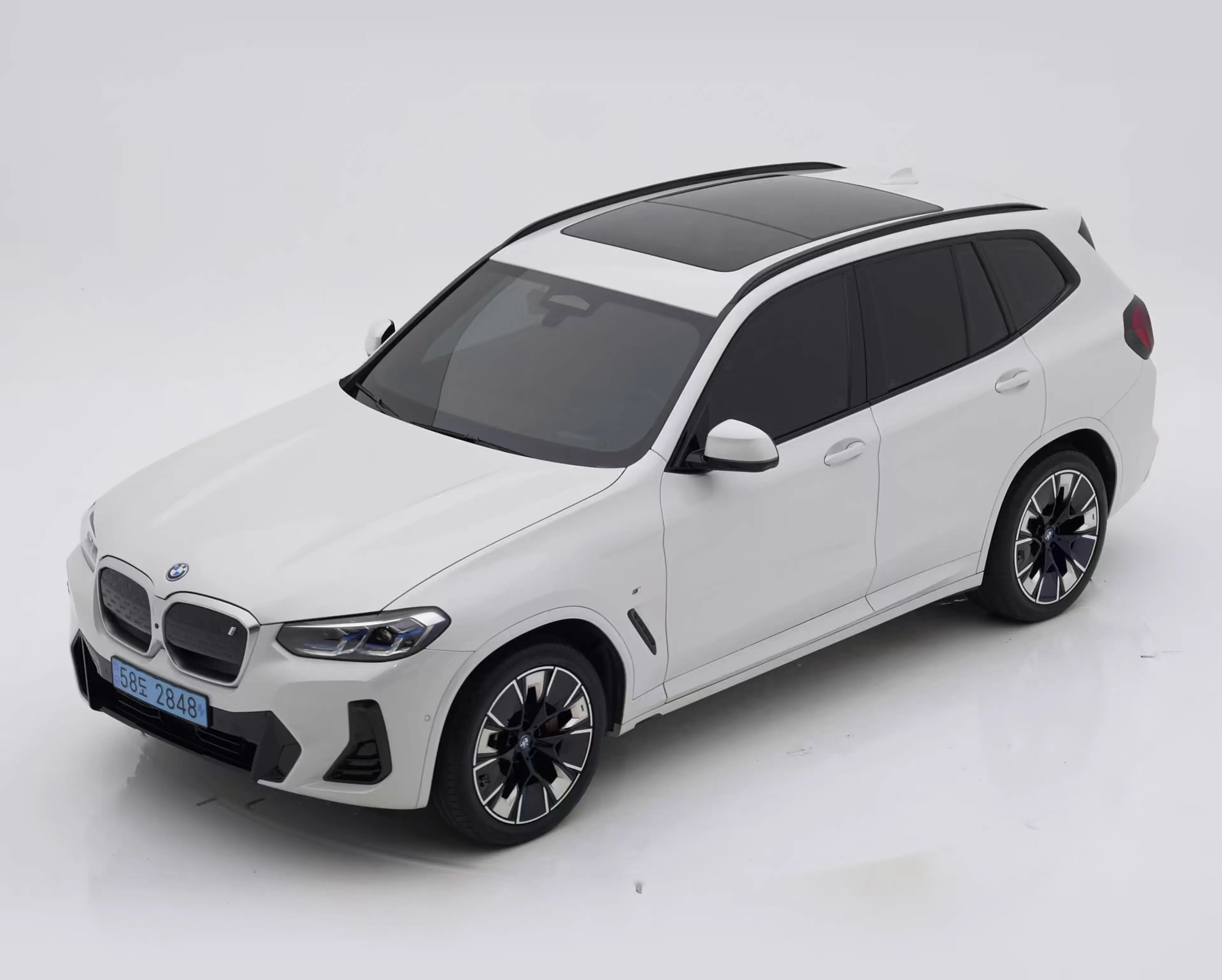 BMW iX3 (G08) 2023년식 중고차