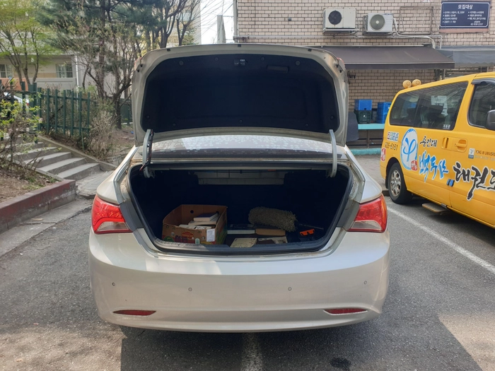 쏘나타 중고차 시세 대상 차량 쏘나타 더 브릴리언트 트렁크